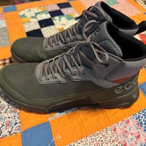 Mens Ecco Goretex HightTop Athletic/work shoe